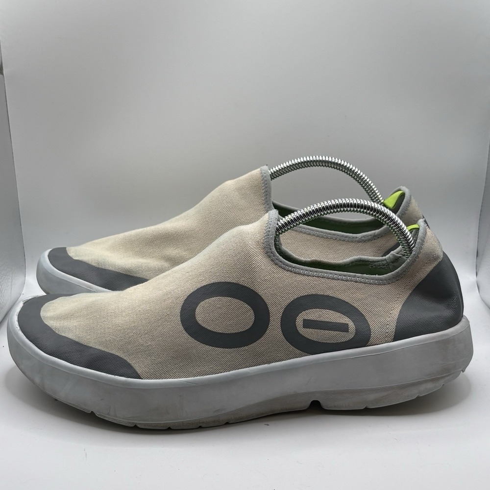 OOFOS OOmg eeZee Low Mens Size 13 Shoes Gray White Low Top Recovery Comfort